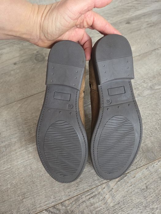 Botki zamszowe r. 39 nowe Cleve