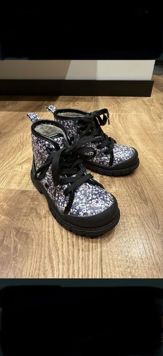 Черевики primark для дівчинки розмір 27.