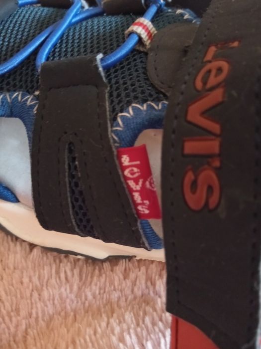 Sandałki firmy Levi's