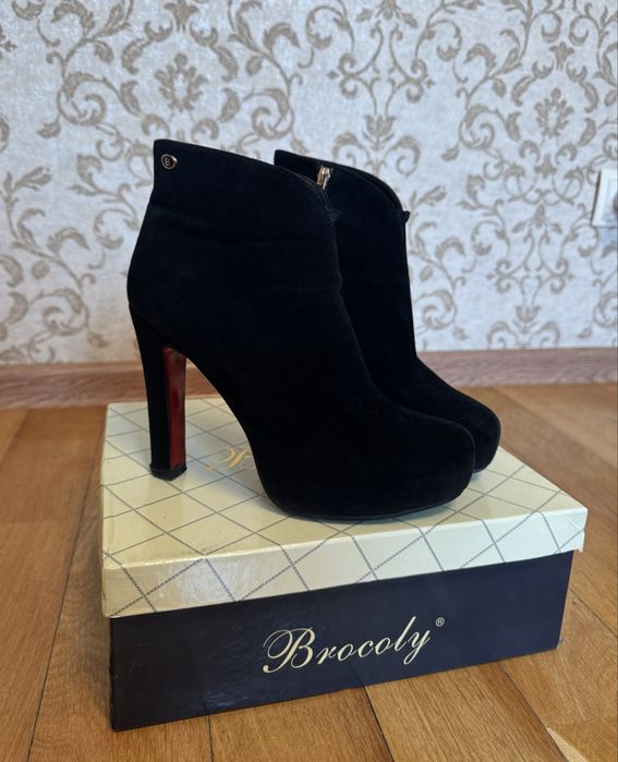 Ботильйони замшеві