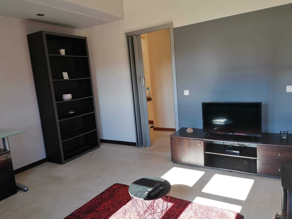 Apartamento T1+1 - Aluguer longa duração - Contrato Anual