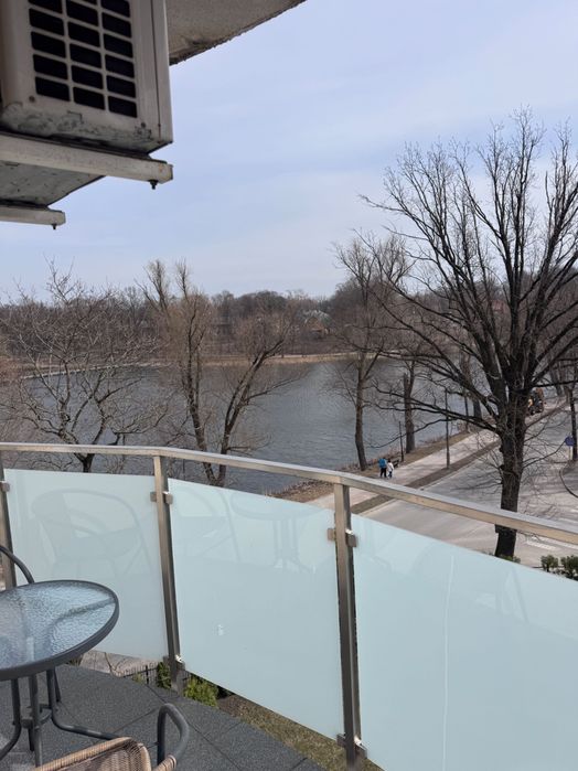 Apartament nad jeziorkiem