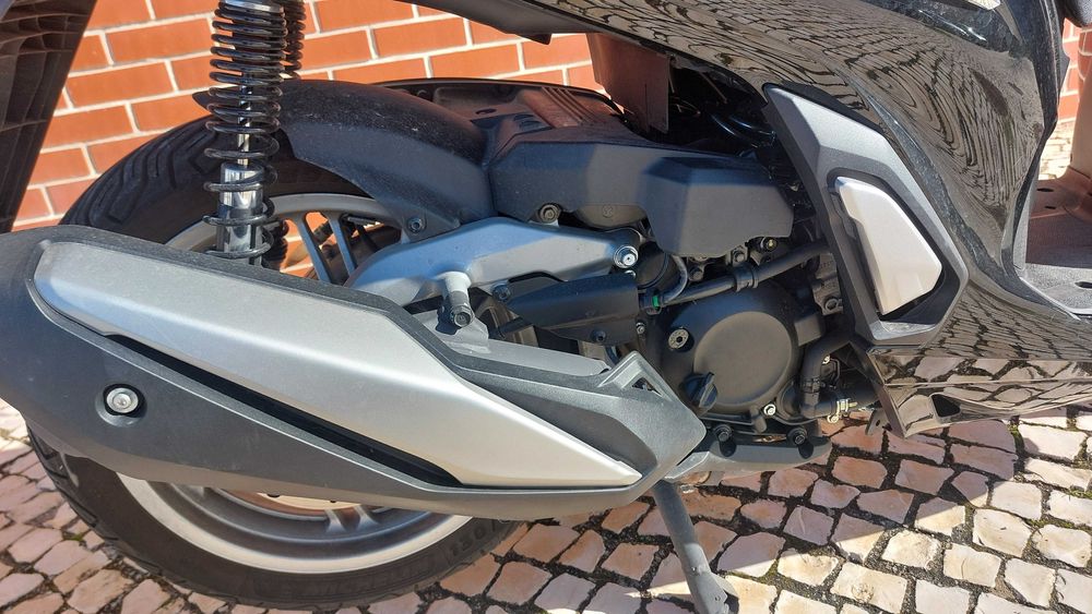 Honda SH350i - smart top box, poucos km, como nova