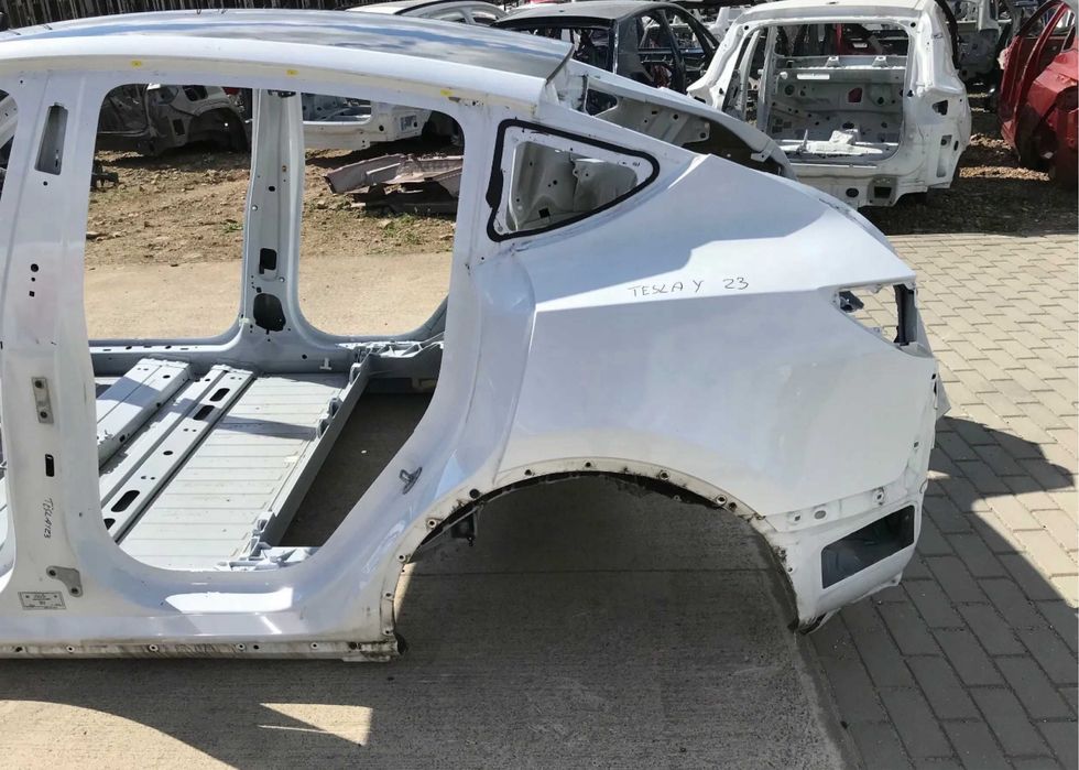 Tesla Y Juniper крило переднє крило заднє четверть