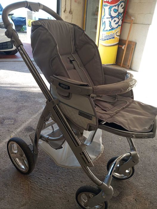Carrinho de bebê mais extras