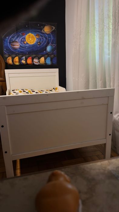 Cama de criança com acessórios