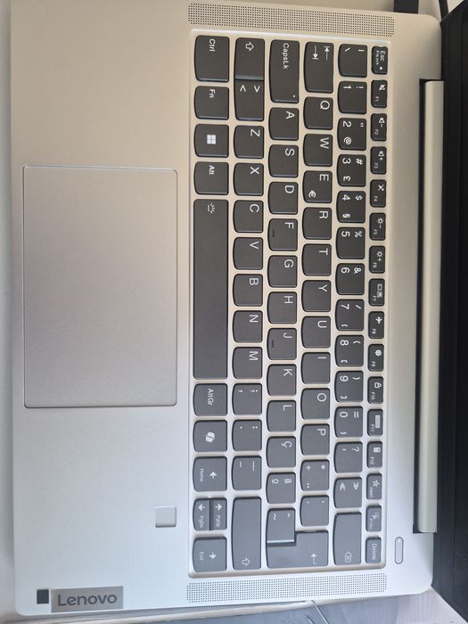 Portátil Lenovo Ideapad Slim 5 14Q8X9
