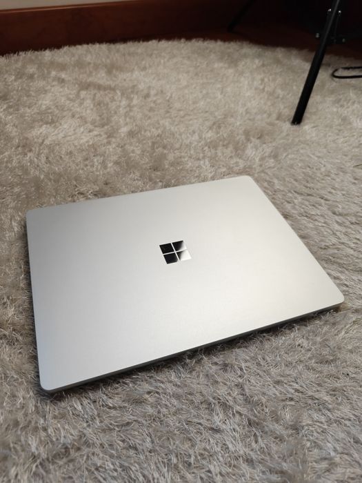 Microsoft Surface Laptop Go