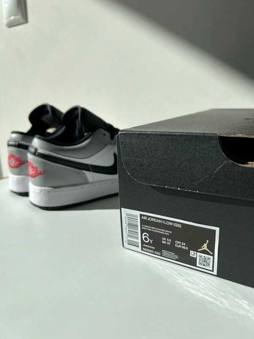 Jordan 1 low smoke grey gs 38.5