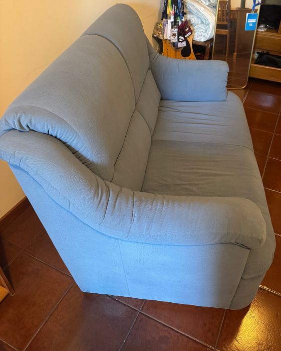 Sofá azul em boas condições