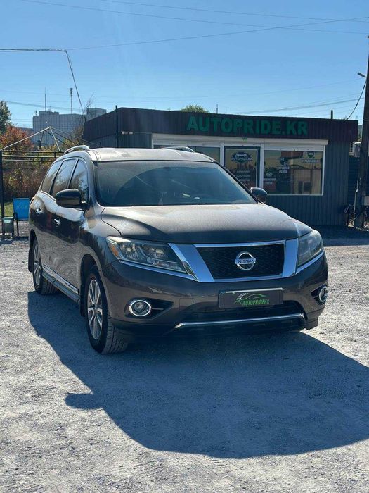 Nissan Pathfinder  2015р. 3.5 бензин 7 місць [Перший внесок від 20%]