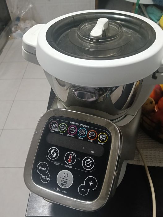 Robot Multifunções MOULINEX Cuisine Companion HF800
