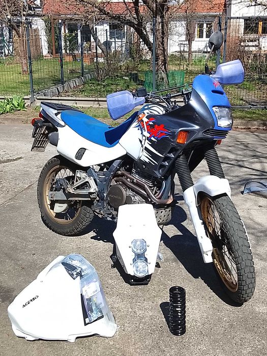 motocykl honda dominator