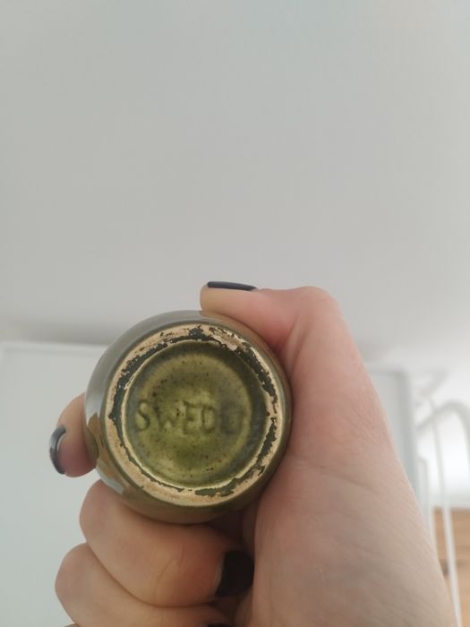 Pequena peça de cerâmica para sal