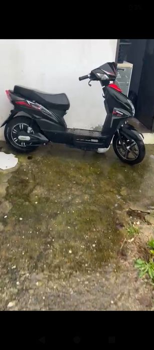 Vendo scooter elétrica