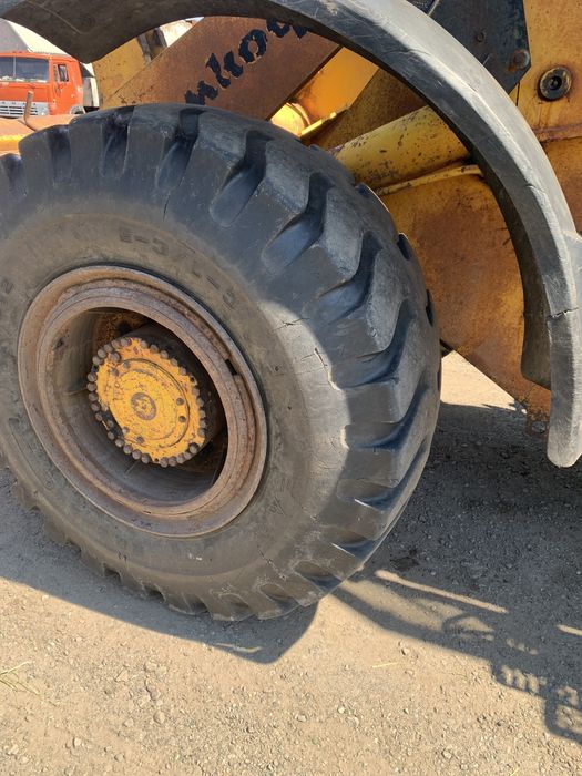 Фронтальний навантажувач Амкодор 352