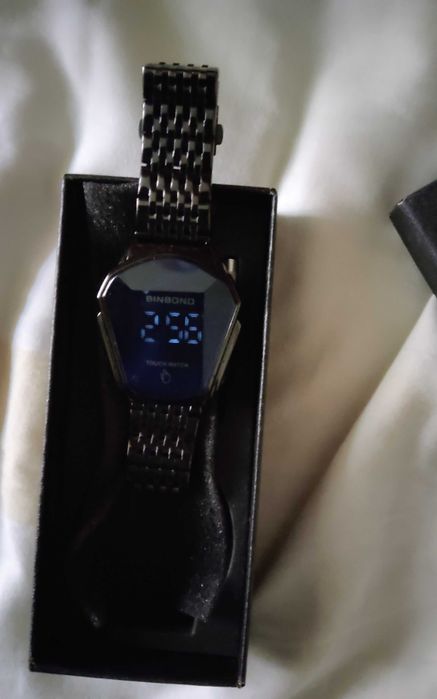 Vendo Relógio da marca BINBOND como novo