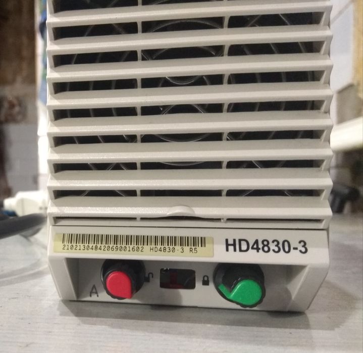 Мощный блок питания,зарядное устройство Emerson HD4830-3