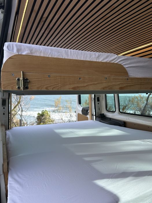 Carrinha 9 lugares transformável em dormitório