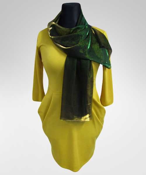 Elegancka musztardowa sukienka wizytowa z imitacją kieszeni S/M