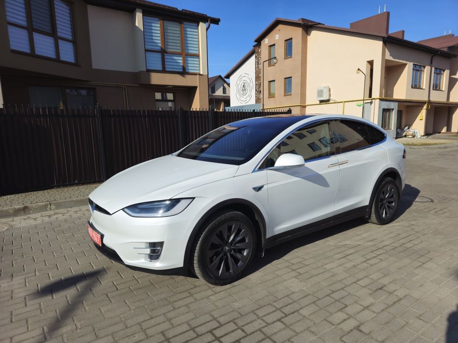 Tesla Model X  75D Європа не битий Intel