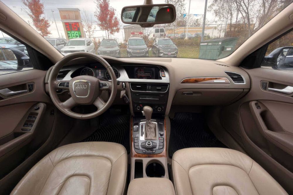 Audi A4 2.0T Premium Plus      2011