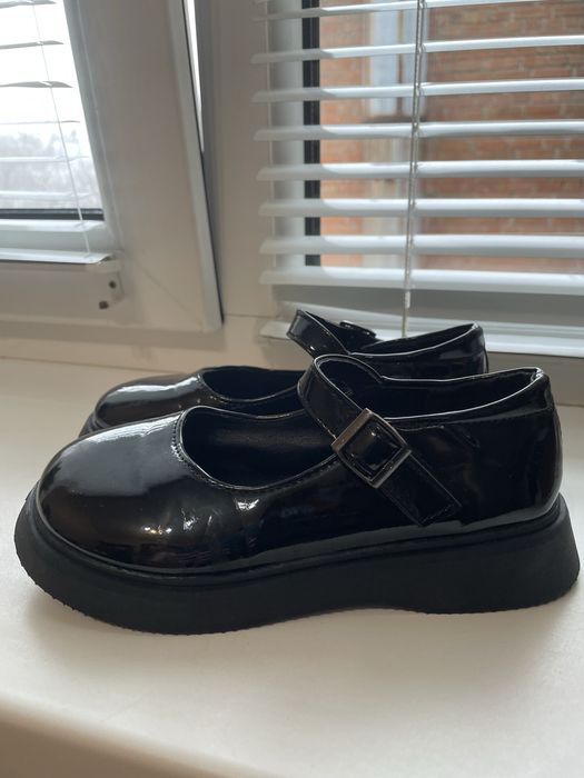 Туфлі лакові для дівчинки