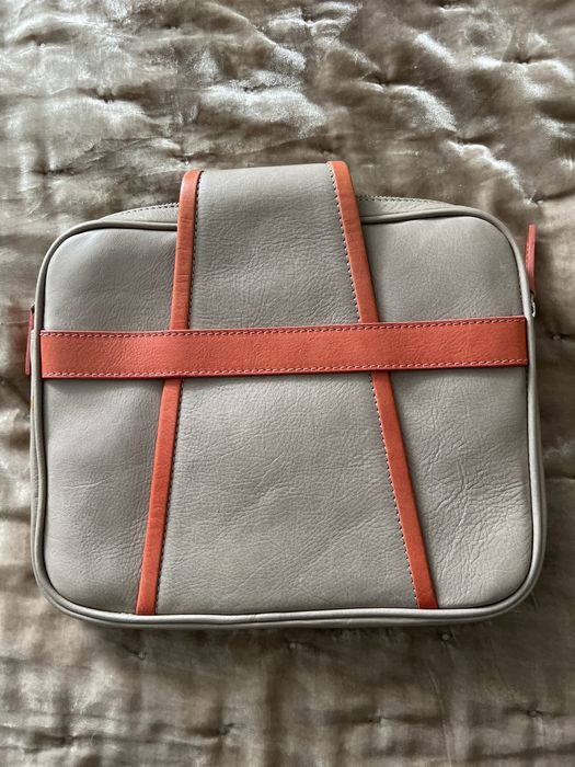Skórzane etui na tablet włoskiej marki LILI RADU