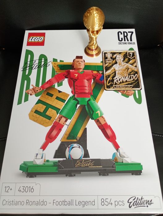 Zestaw LEGO duże Cr7 + karta kolekcjonerska 10cm + puchar 10cm