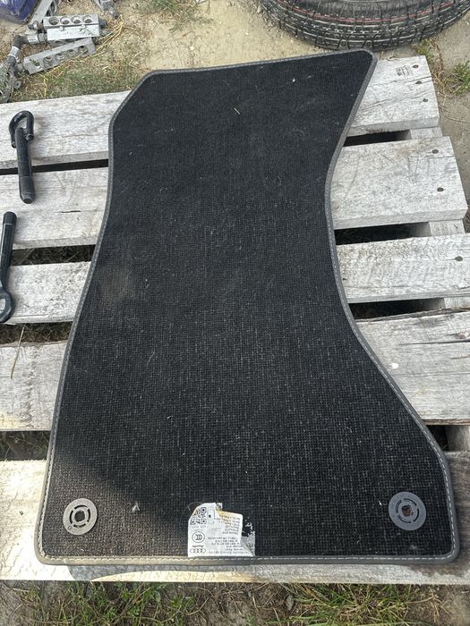 Коврик пасажирський Audi A4 B9 , Audi A5 , 8w1863691