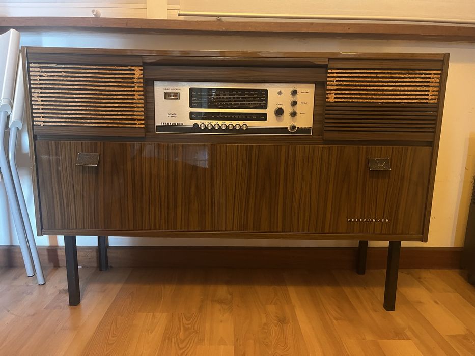 Radio Gira discos Telefunken de armario anos 60