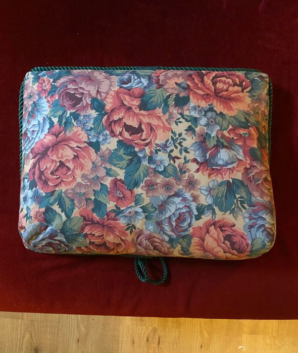 Mesa de colo almofadada