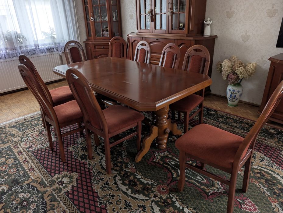 Zestaw mebli drewnianych do salonu