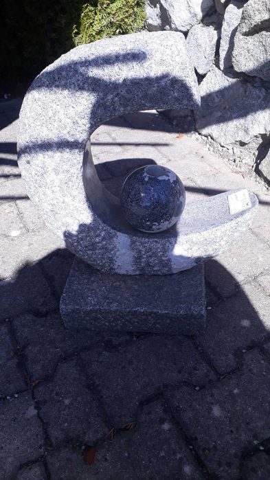 Fontanna ogrodowa ze stali nierdzewnej