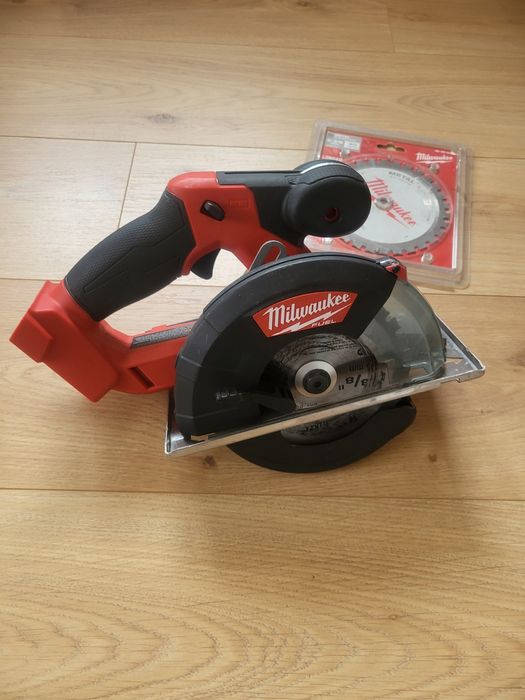 Milwaukee 2782-20 пила по металу