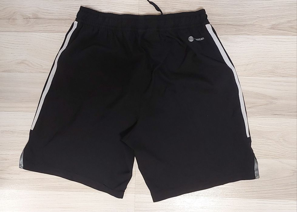 Спортивні шорти adidas на хлопця 13-14 років, 164 см