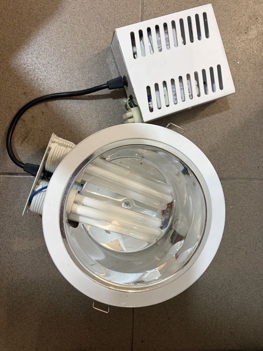 Oprawa typu downlight do zabudowy
