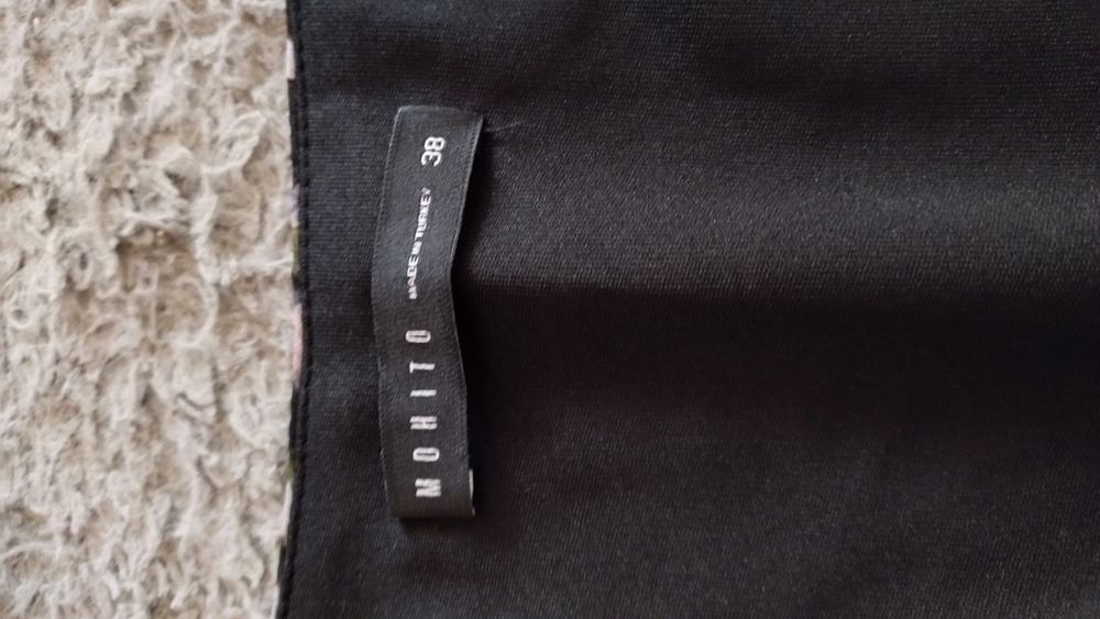 Zwiewna sukienka Mohito rozmiar 38