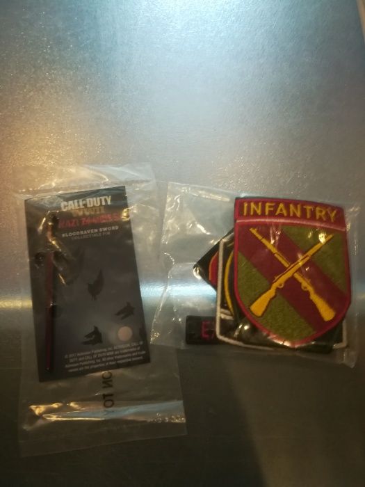 Call of Duty WWII Valor Collection (merchandising)64739236341763121