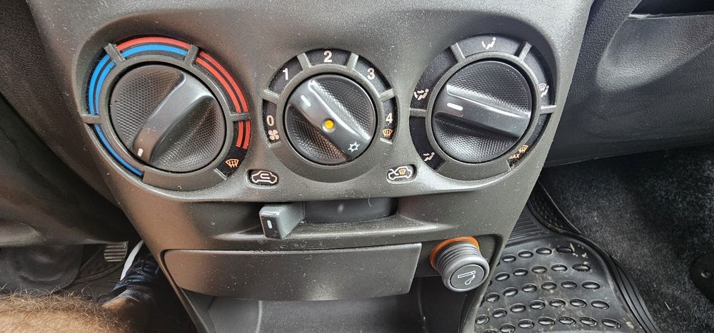 Fiat Punto 1.3 Multijet (2007) – 5 Portas – AC - Muito Económico