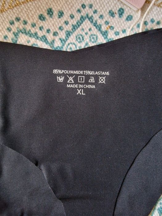 Komplet 4  szt damskie stringi bezszwowe, wysoki stan.