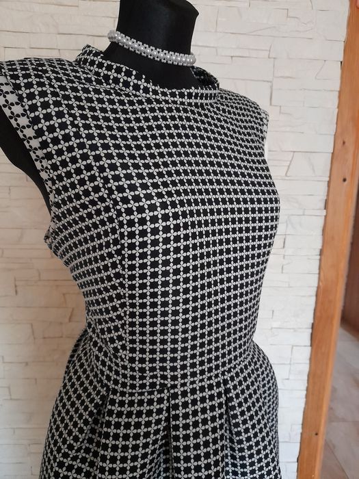 Nowa elegancka czarno biała sukienka Oasis XL /16 w pepitkę do pracy