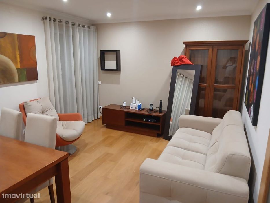 Apartamento T2 mobilado em Coimbra (Vale das Flores)