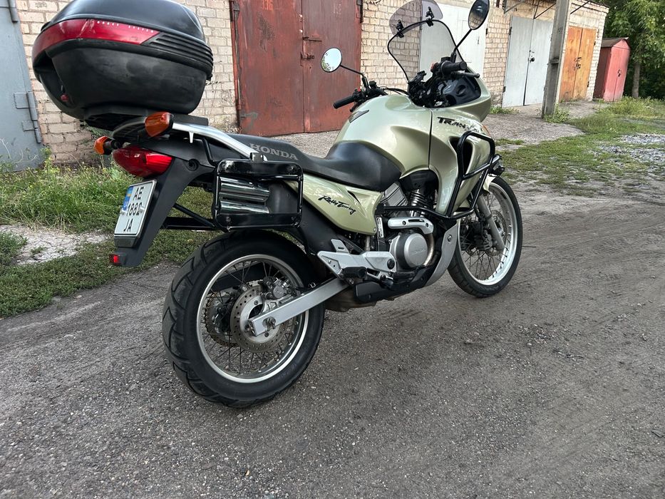 А мотоцикл Honda transalp 650