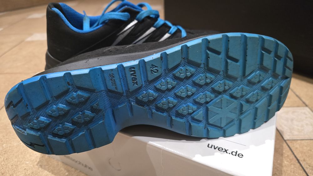 Obuwie robocze uvex r.42