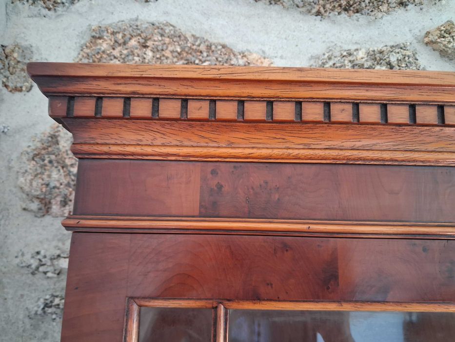 Papeleira com alçado estilo D. Maria