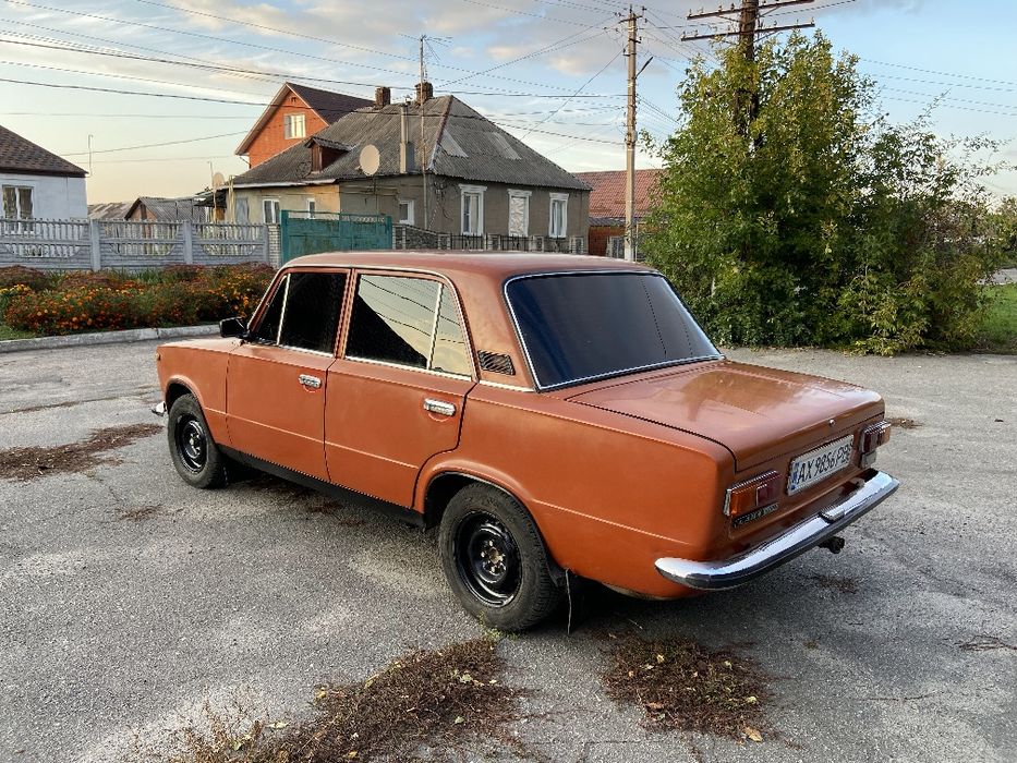 Автомобіль Ваз 21013