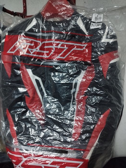 Vendo 2 casacos RST