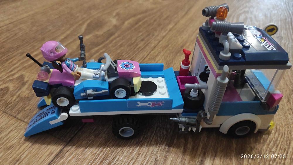 Конструктор Friends 1156 "Гонка: Вантажівка техобслуговування"