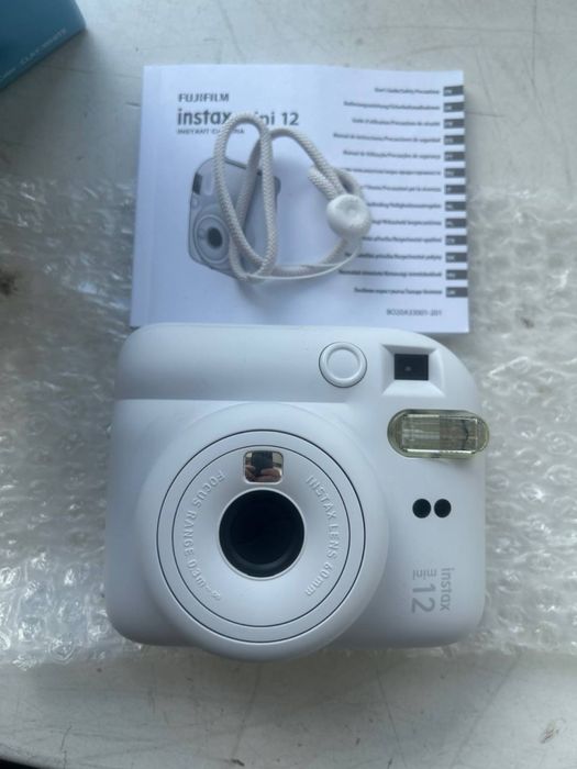 Instax mini 12 white